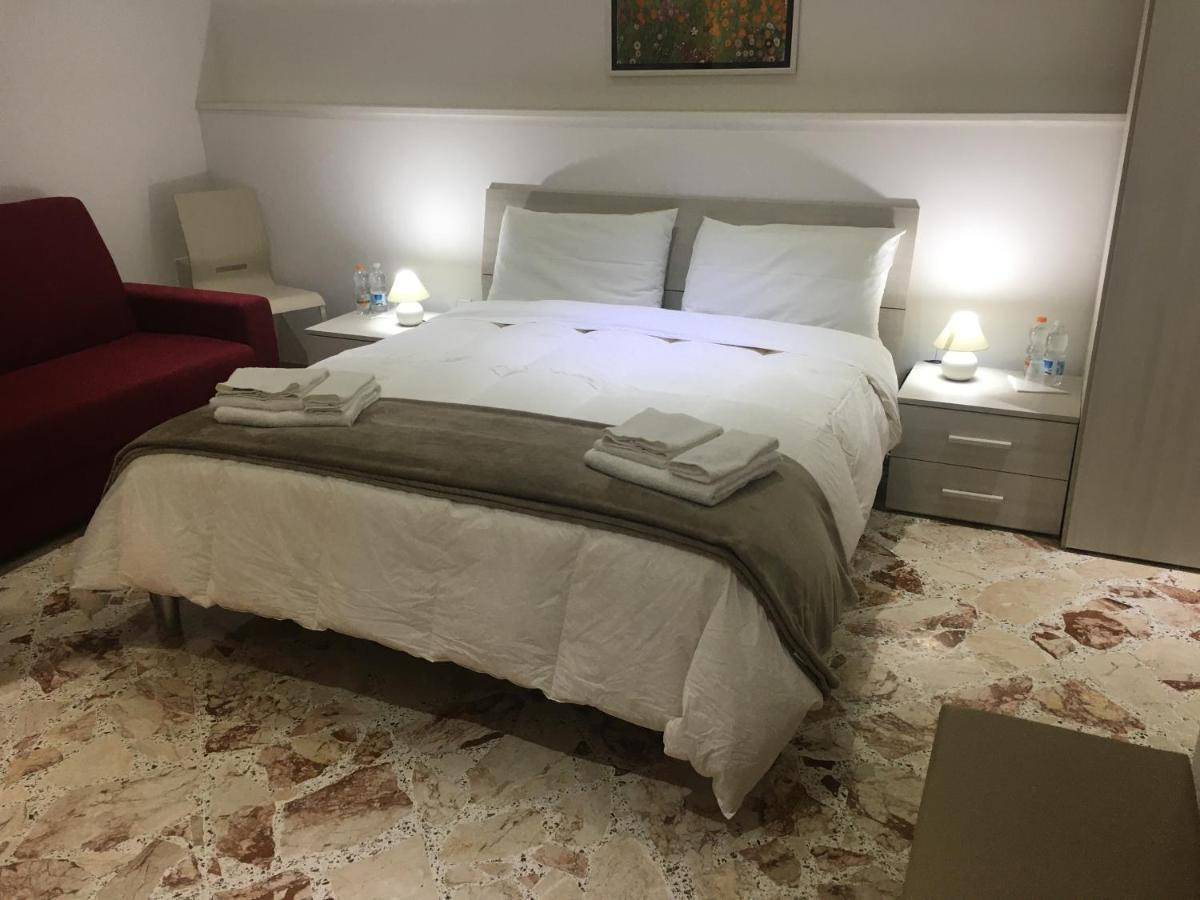 B&B A Casa Di Paola Lecce Luaran gambar